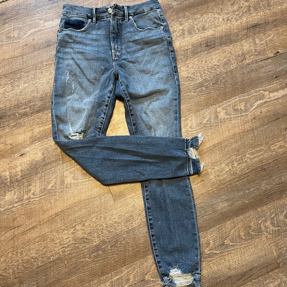 Good American GOOD WAIST RELEASED CHEWED HEM | BLUE389 Jeans